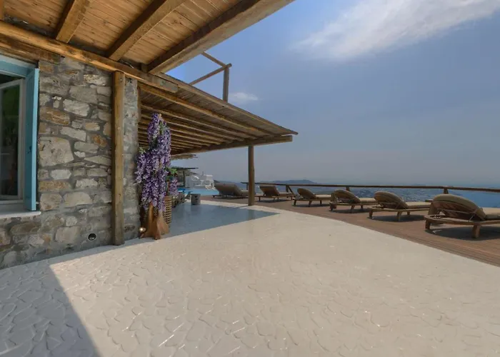 M11 - Seaview - Luxury With Pools & Views Villa *