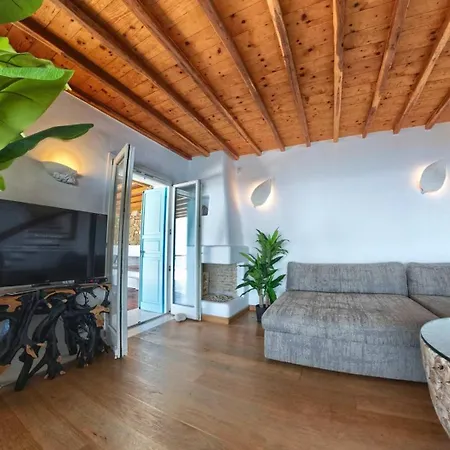 M11 - Seaview - Luxury With Pools & Views *