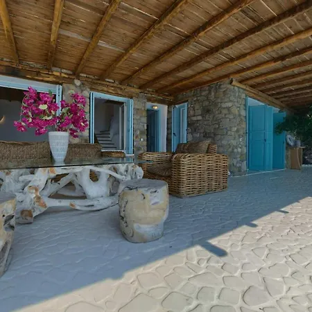 M11 - Seaview - Luxury With Pools & Views