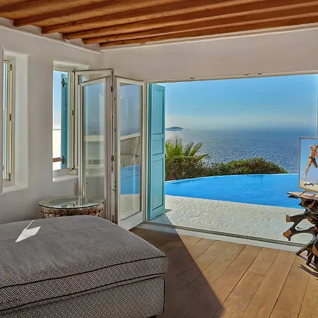 M11 - Seaview - Luxury With Pools & Views