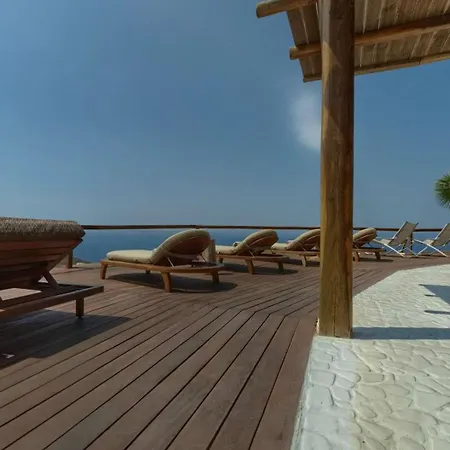 M11 - Seaview - Luxury With Pools & Views *