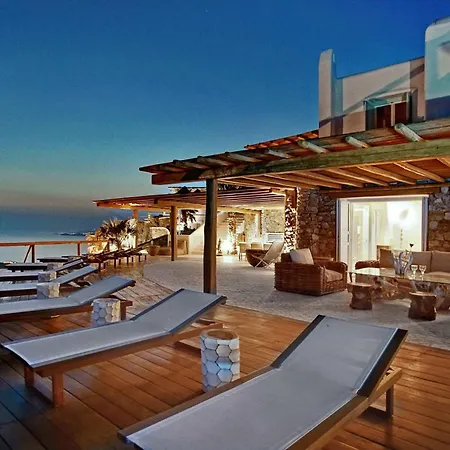 M11 - Seaview - Luxury With Pools & Views *