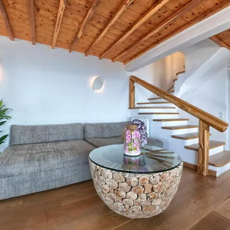 فيلة M11 - Seaview - Luxury With Pools & Views *