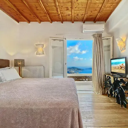 M11 - Seaview - Luxury With Pools & Views