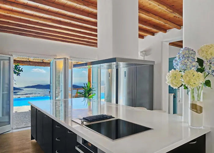 M11 - Seaview - Luxury With Pools & Views Villa