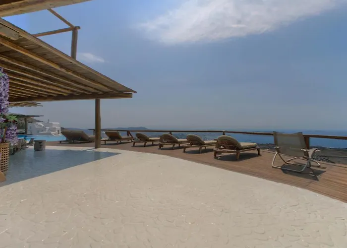 M11 - Seaview - Luxury With Pools & Views *