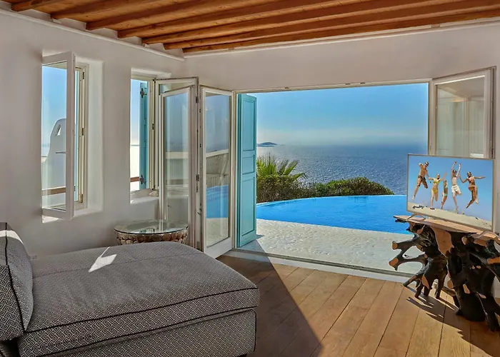 M11 - Seaview - Luxury With Pools & Views