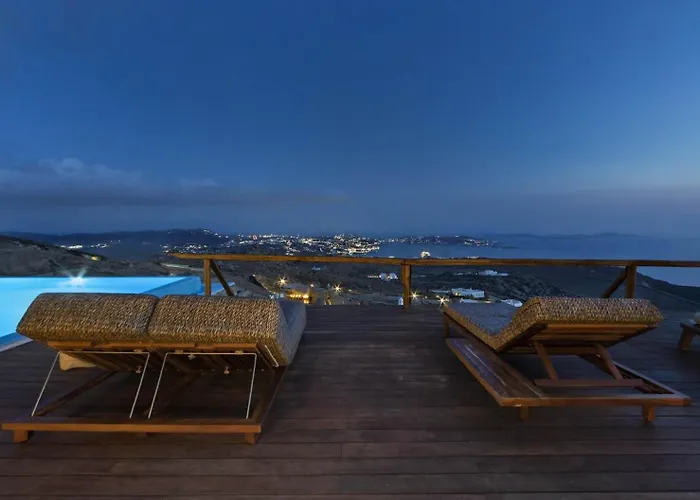 M11 - Seaview - Luxury With Pools & Views *