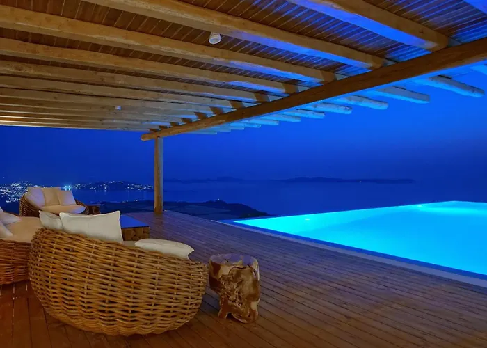 M11 - Seaview - Luxury With Pools & Views