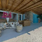M11 - Seaview - Luxury With Pools & Views
