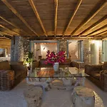 M11 - Seaview - Luxury With Pools & Views *