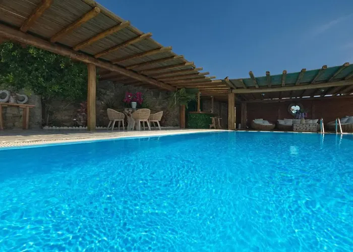 M11 - Seaview - Luxury With Pools & Views Villa *