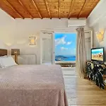 M11 - Seaview - Luxury With Pools & Views
